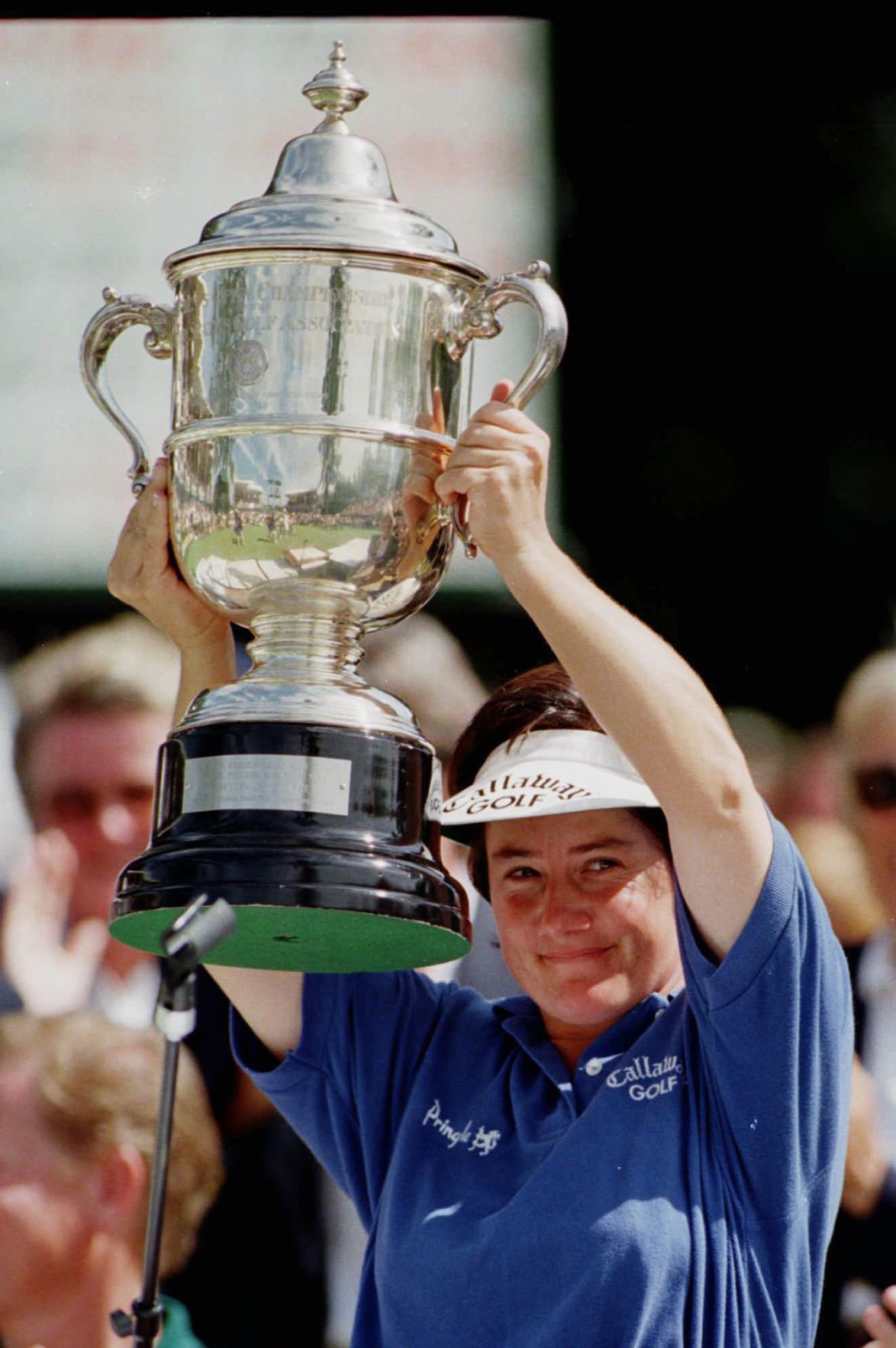 1997: Alison Nicholas holds off Nancy Lopez to win US Women's Open